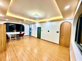 Khách sạn sen vàng
